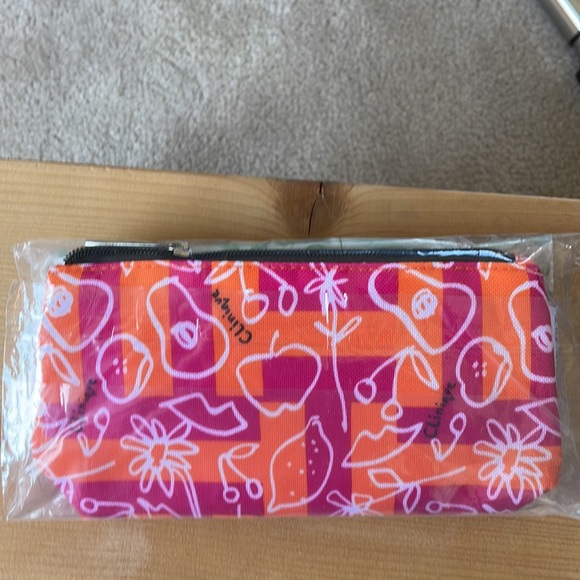 Clinique mascara and eye pencil and makeup bag - Picture 4 of 4